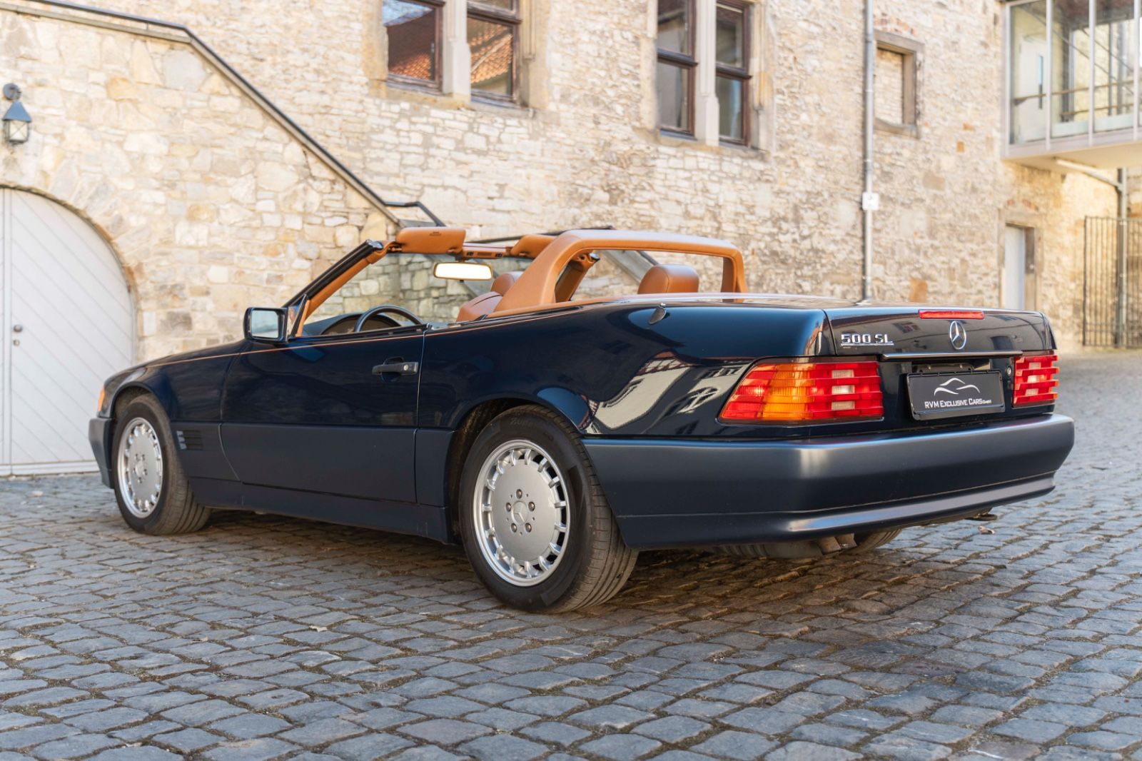 Fahrzeugabbildung Mercedes-Benz SL 500 TEMPOMAT ELEK.SITZE LEDER