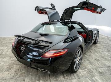 صورة مصغرة 32 لـ 2010 Mercedes-BENZ SLS AMG