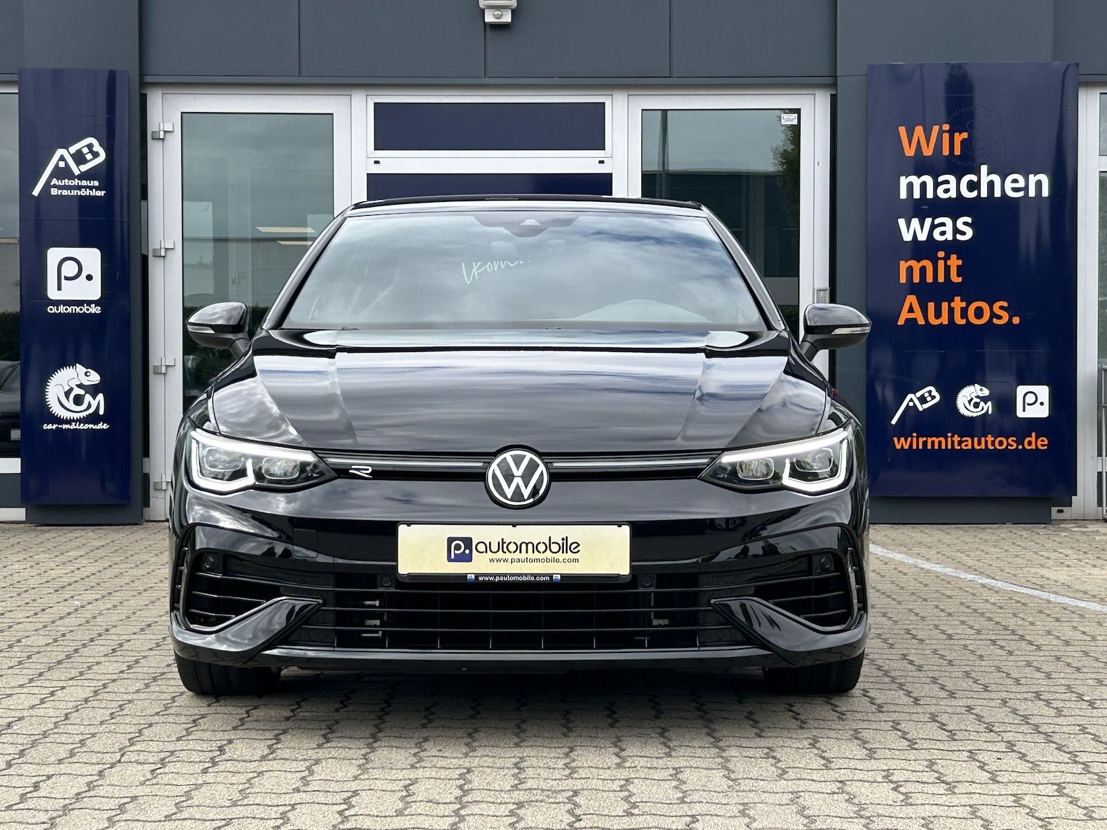 Volkswagen Golf VIII 2.0 TSI R 4M. R-PERFORMANCE AKRAPOVIC foto 1