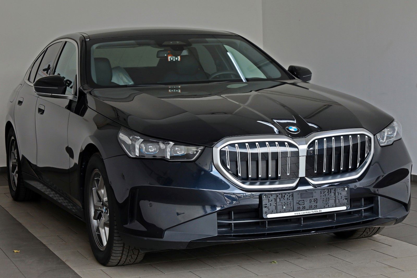 Fahrzeugabbildung BMW 520d, Travel+Innov. Pak,Panorama,HUD, AHK el,+WR