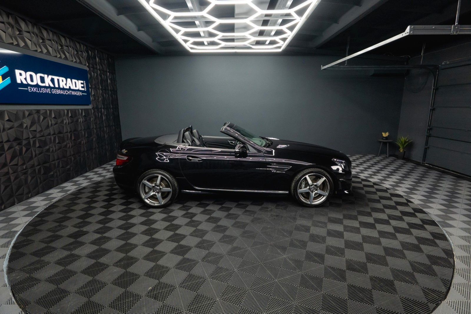 Fahrzeugabbildung Mercedes-Benz SLK 55 V8 AMG Roadster Carbon | Service NEU