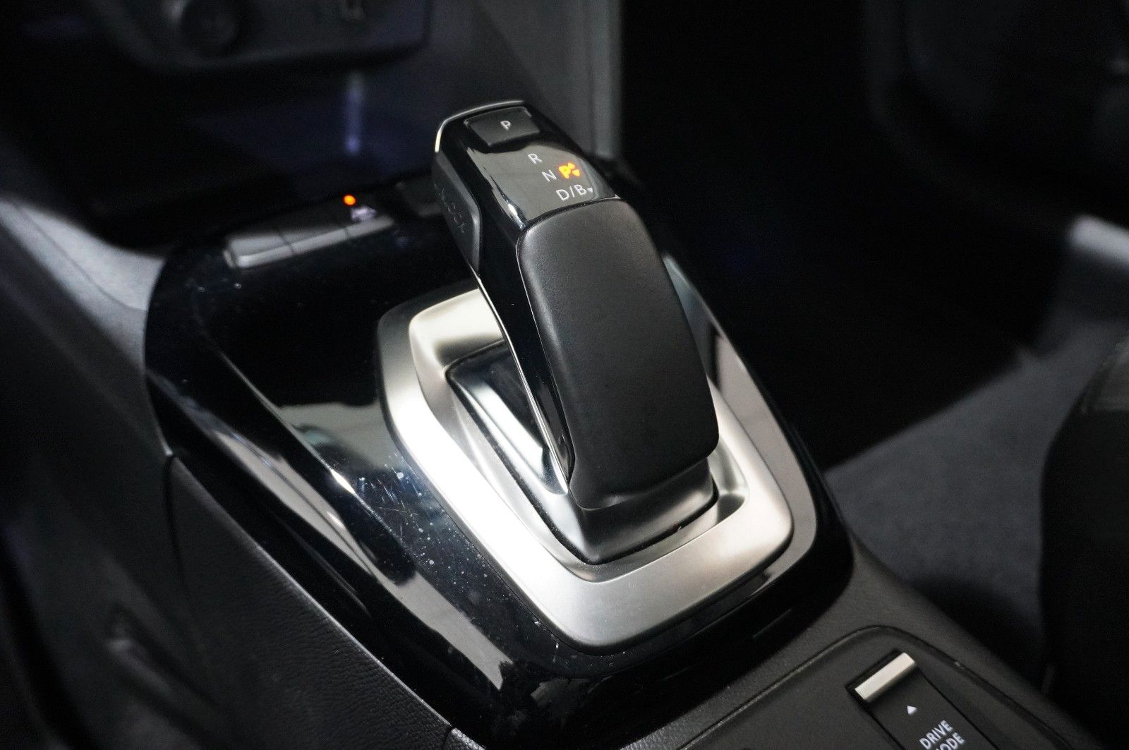 Fahrzeugabbildung Opel Corsa-e ELEKTRO 1-PHASIG NAVI/DAB/KAMEERA/VIRTU.