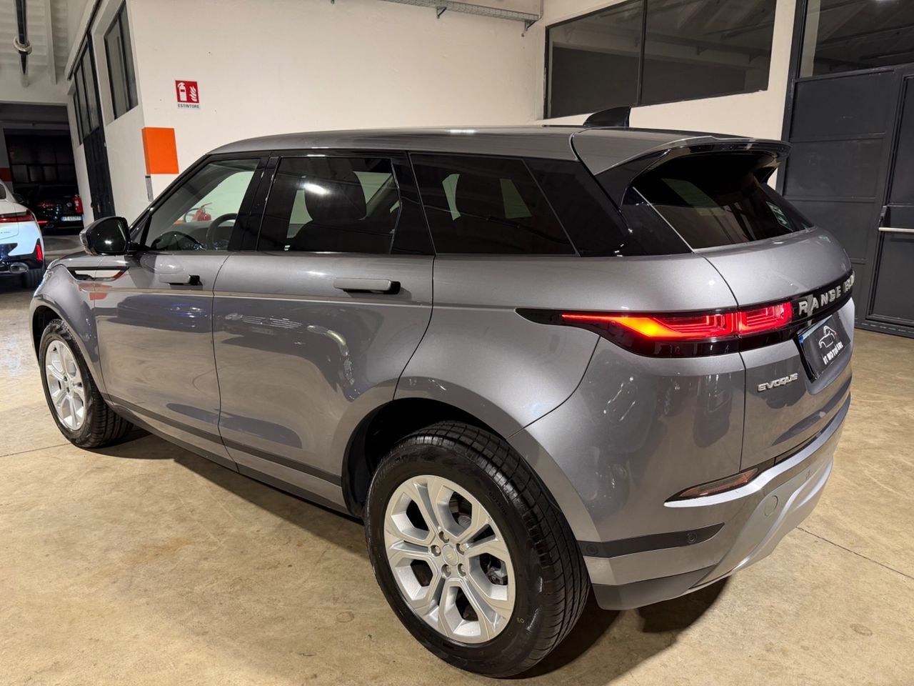Land Rover Range Evoque 2.0D 163 CV AWD SE-TELEC imagem 3