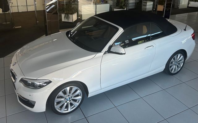 BMW 220 i Cabrio Luxury Line