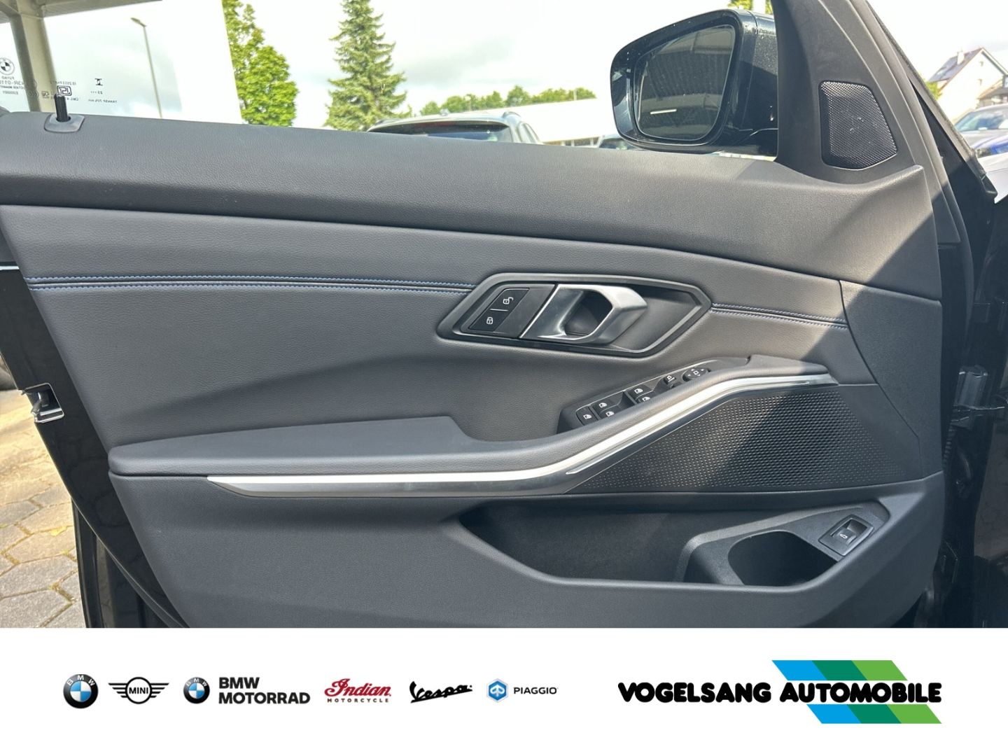 Fahrzeugabbildung BMW 330 d xDrive Touring,M Sport,HeadUp,SurroundView