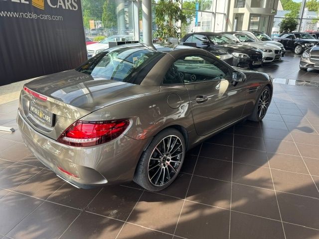 Fahrzeugabbildung Mercedes-Benz SLC 300 AMG Line AIRSCARF MEMORY LED