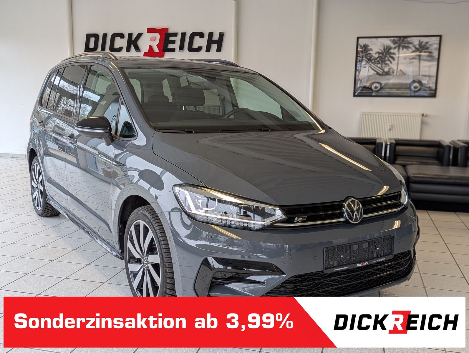 Fahrzeugabbildung Volkswagen Touran 2.0 DSG R-Line High. Pano 7-Si IQ.Dri AHK