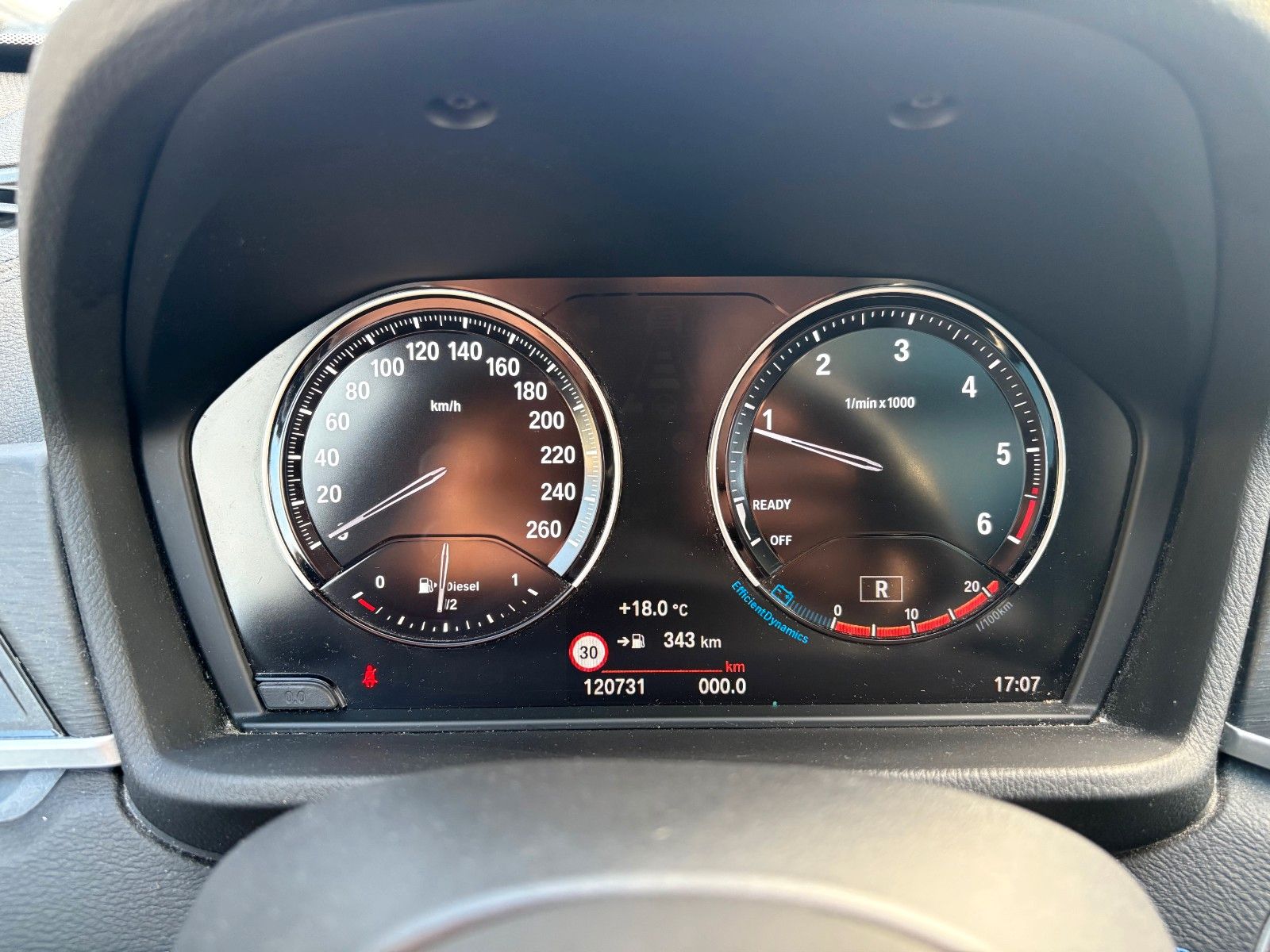 Fahrzeugabbildung BMW X1 sDrive18d Aut. M SPORTPAKET Navi LED Pano HUD