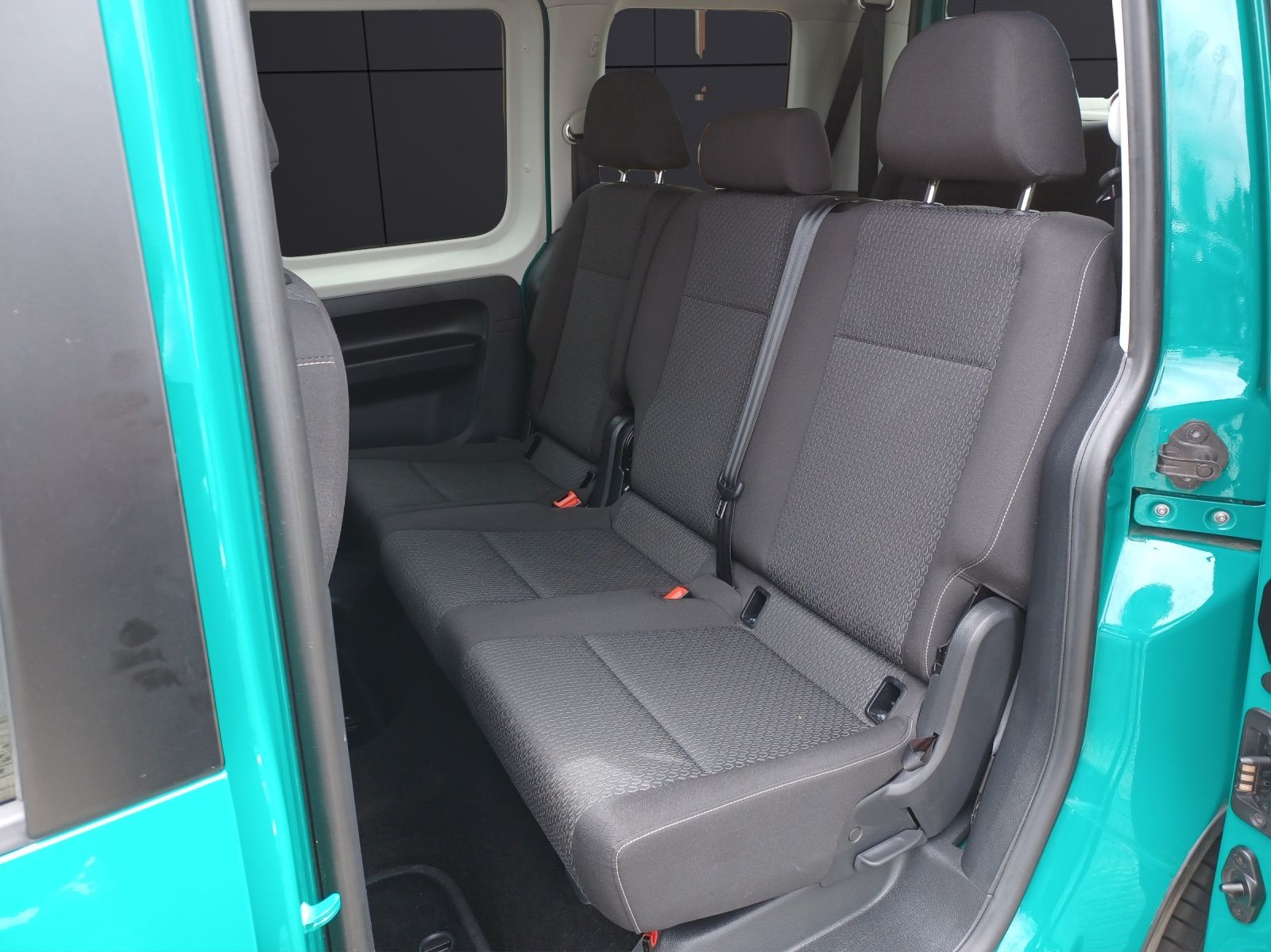 Fahrzeugabbildung Volkswagen Caddy Kombi TSI 7-Si Klima GRA PDC