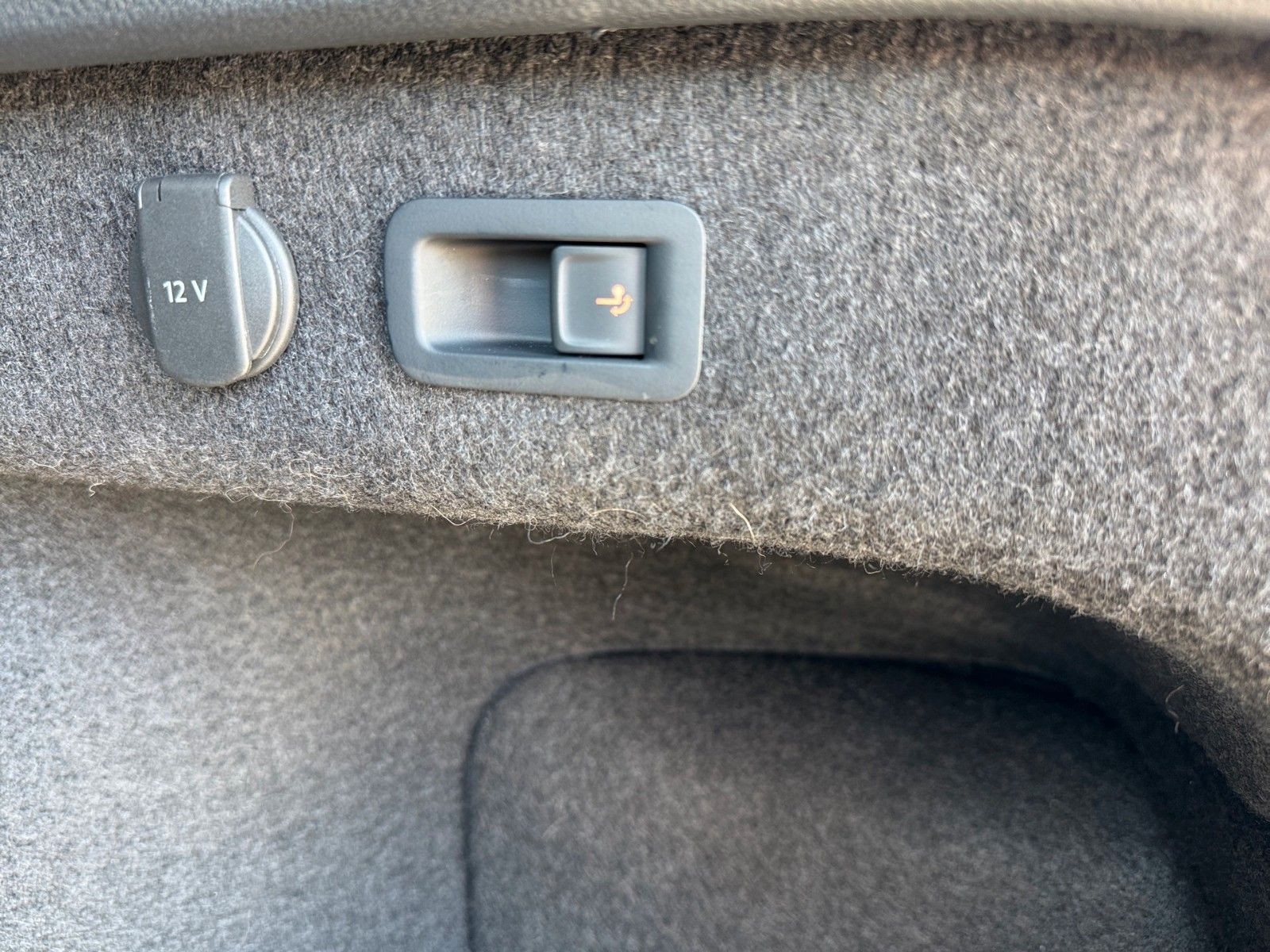 Fahrzeugabbildung Volkswagen Passat Variant Business 2.0 TDI