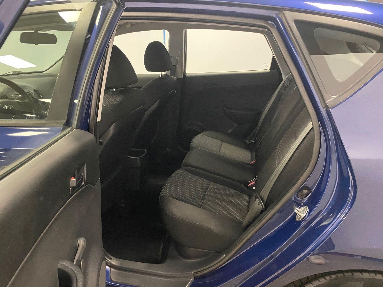 Fahrzeugabbildung Hyundai i30 1.4 Classic+ALUFELGEN+GARANTIE+KLIMA+HU NEU+