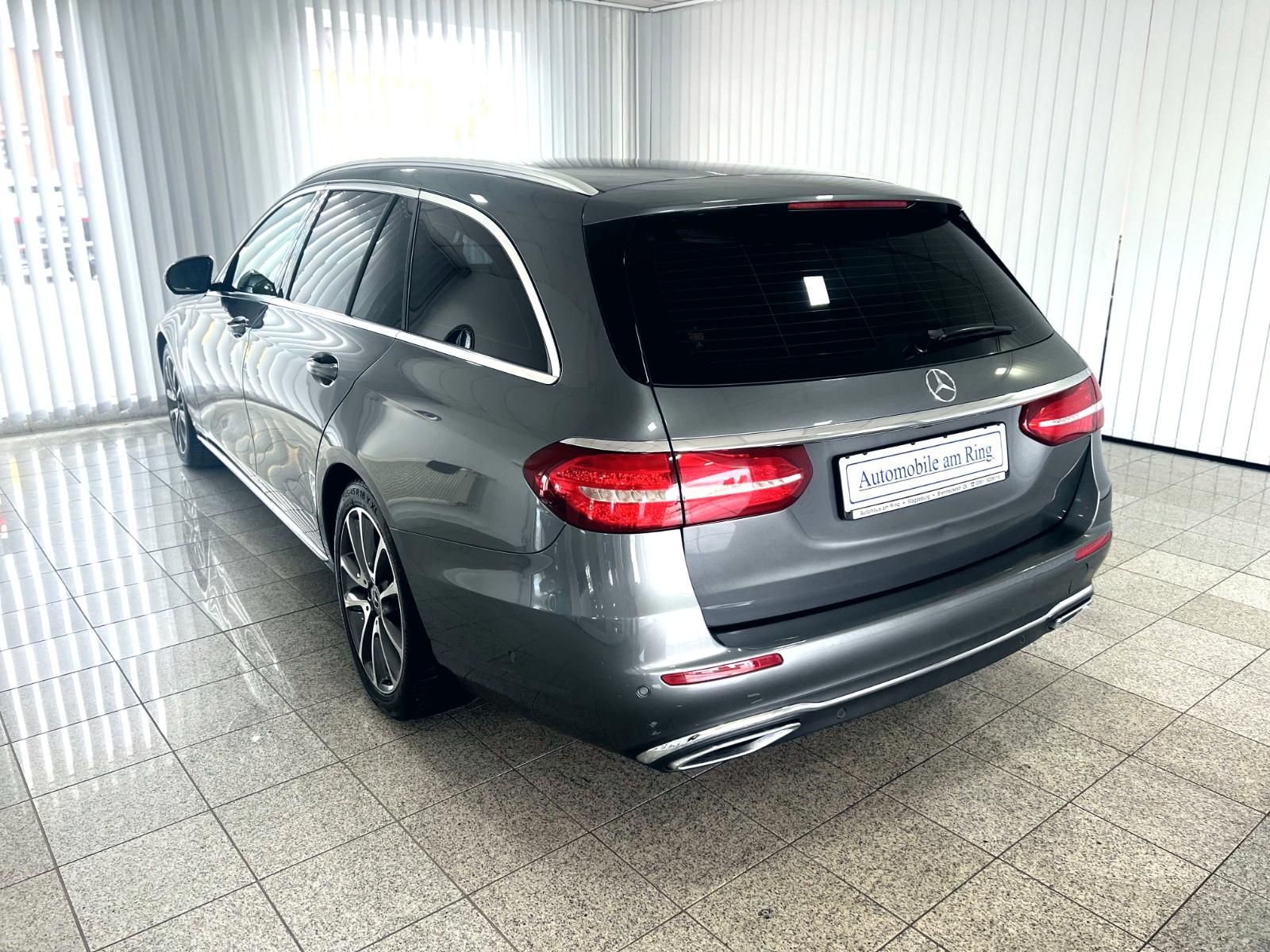 Mercedes-Benz E220d Leder Navi Multib. Standh. Kamera 7-Sitzer