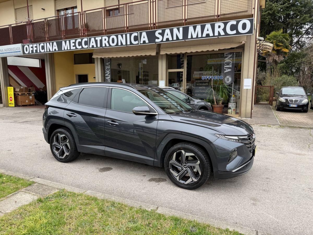 Hyundai TUCSON - 1