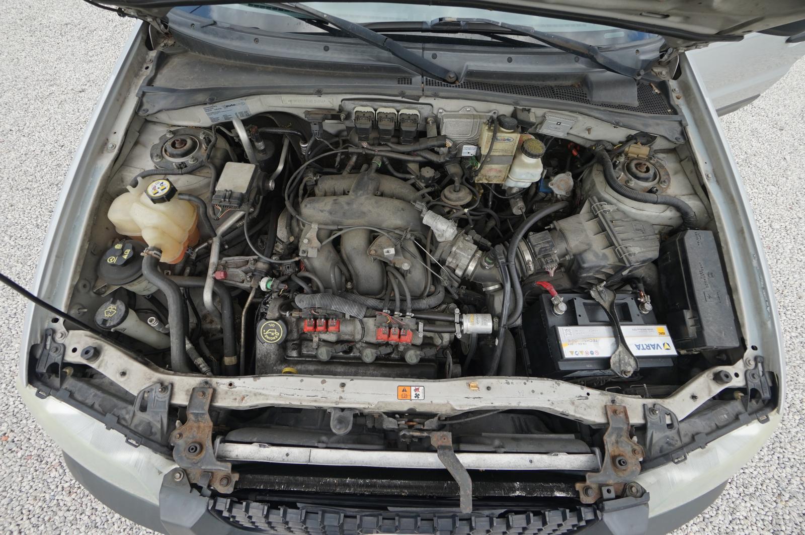 Ford Maverick 2005 — photo 24