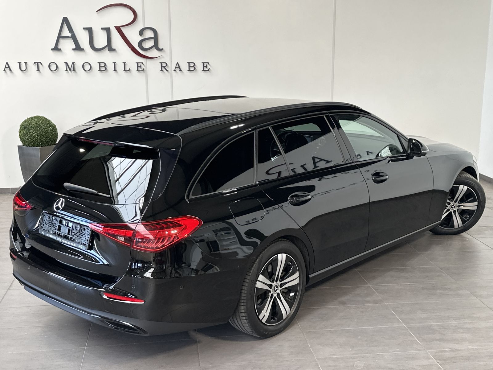 Fahrzeugabbildung Mercedes-Benz C 220d T Avantgarde NAV+LED+360°+V-COCKPIT+HEADU