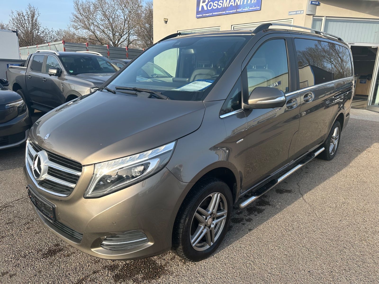 MERCEDES-BENZ V 220d Autom. Allrad, 6-Sitzer, AHK