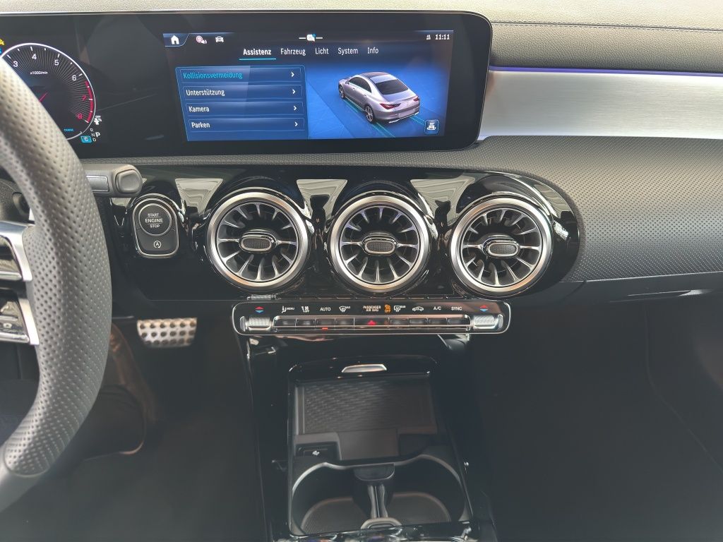 Fahrzeugabbildung Mercedes-Benz CLA 200 Special Edition AMG*Navi*DISTRON*PDC*RFK