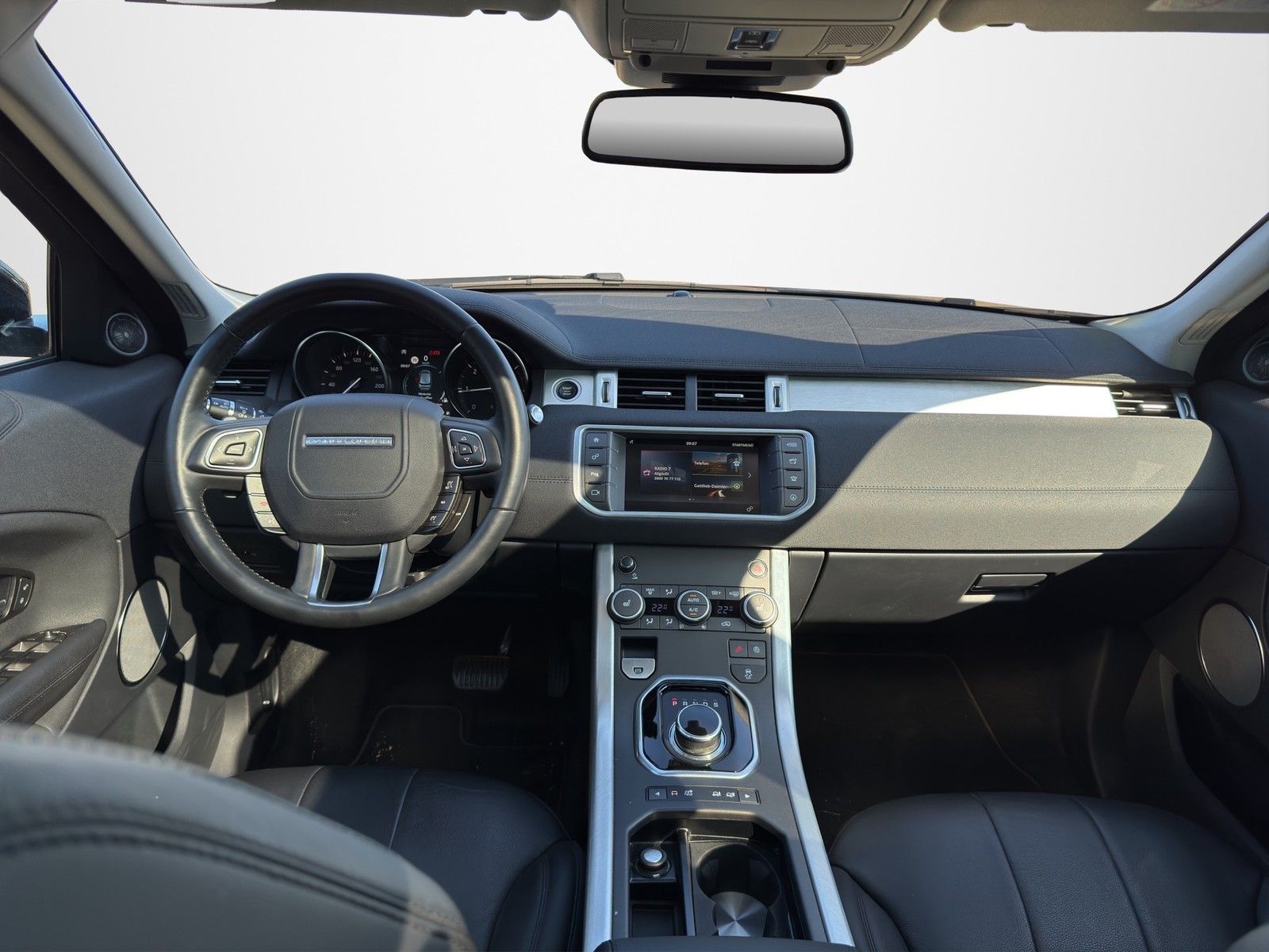 LAND ROVER Range Rover Evoque 2.0 TD4 SE AUTOMATIK / AHK / - Image 10