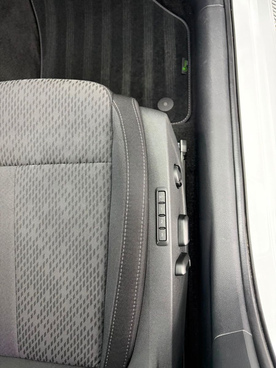 Skoda Octavia Combi First Edition Pano foto 17
