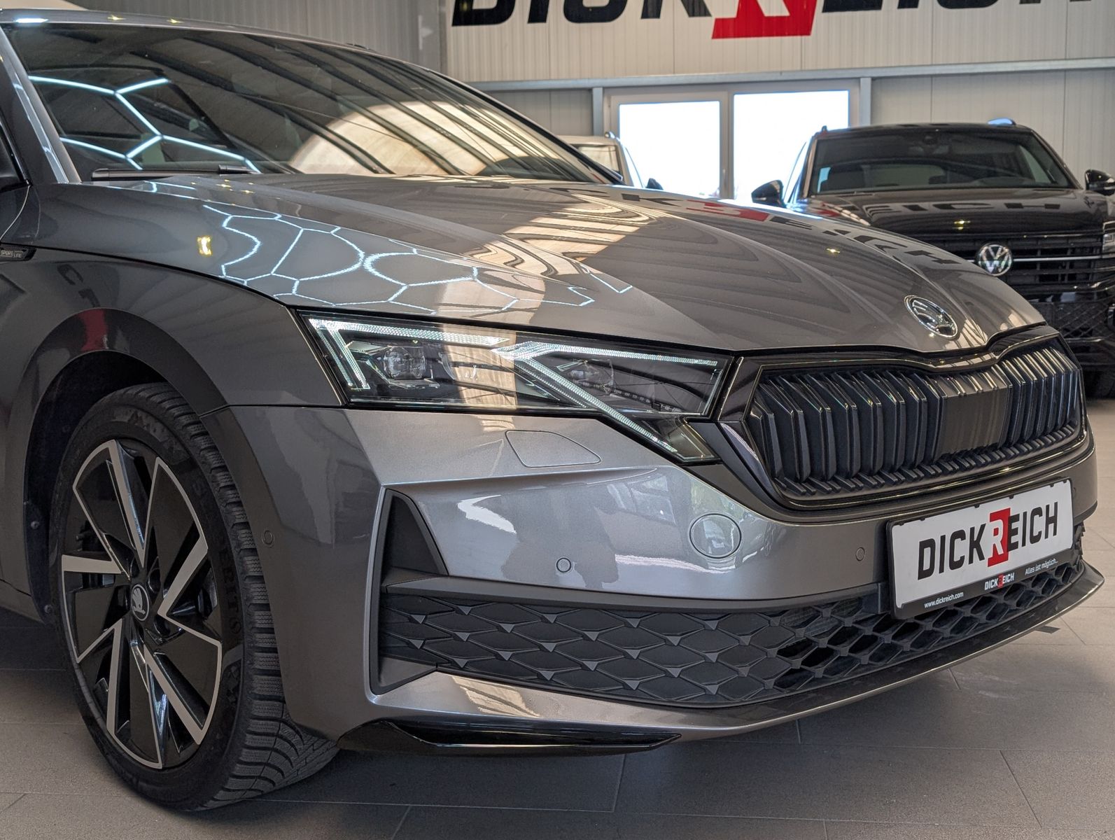 Fahrzeugabbildung SKODA Octavia 1.5 TSI Sportline Pano Matrix AHK 5J-Gar