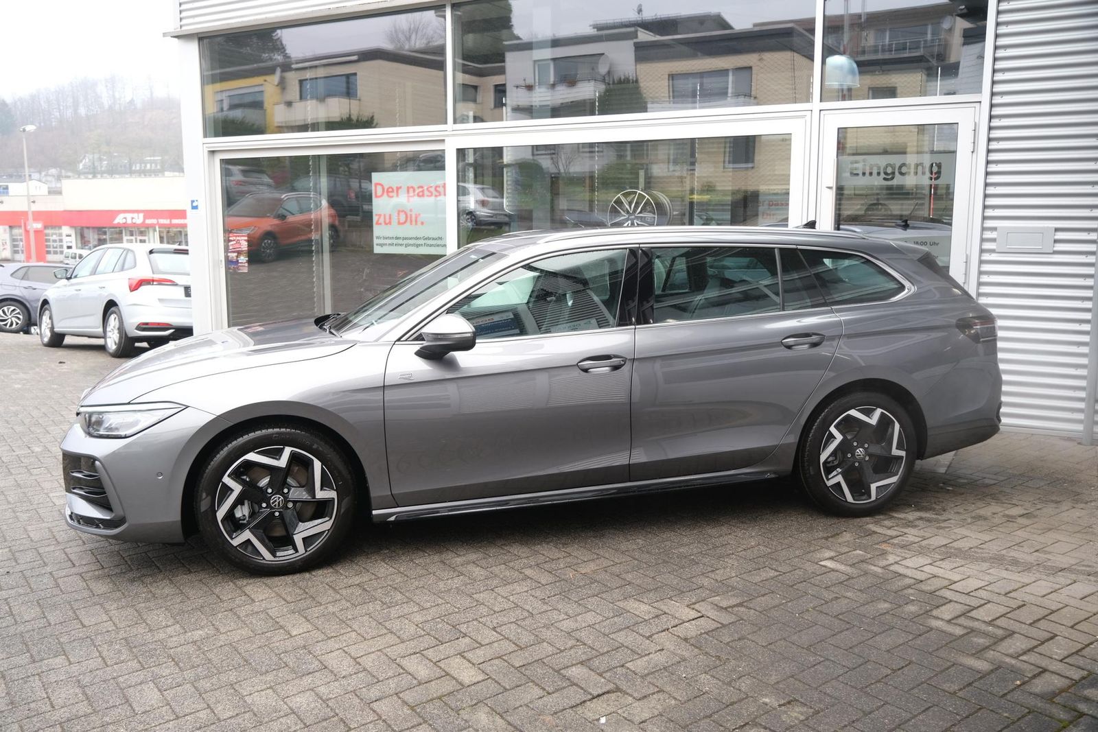 Volkswagen Passat Variant Var. 2.0 TDI DSG 4M R-Line Mat... imagem 2