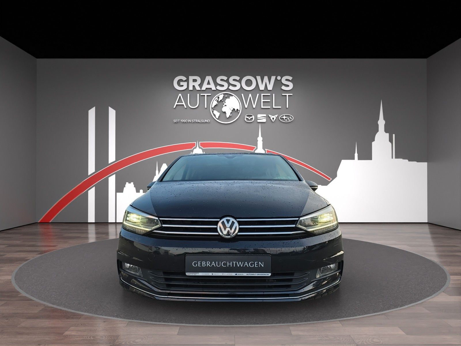 Fahrzeugabbildung Volkswagen Touran 1.4 TSI DSG  LED/NAVI/SHZ/ACC/PDC/PANO