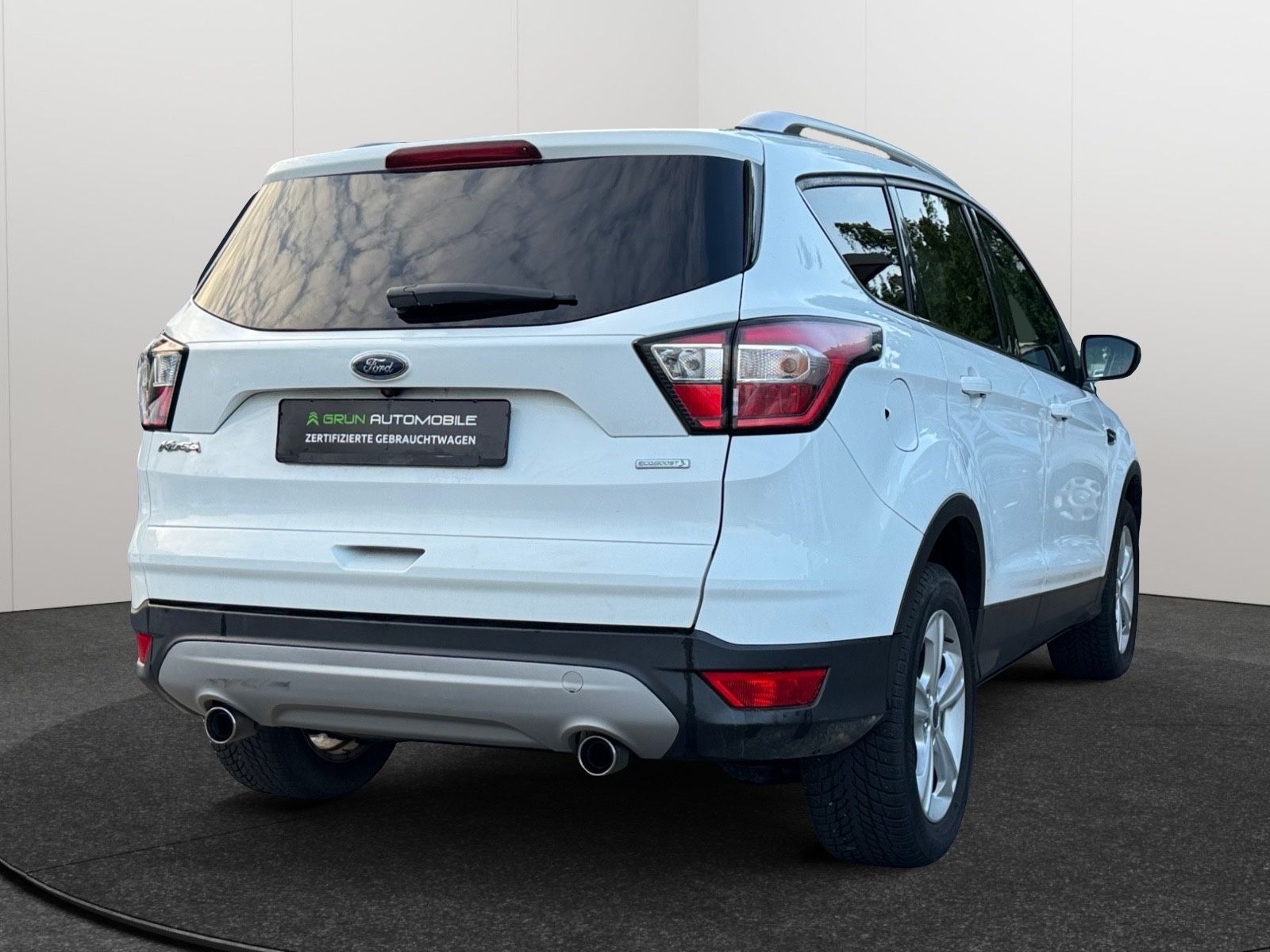 Fahrzeugabbildung Ford Kuga Titanium*LED*8Fach Alu*Kamera*Teilleder