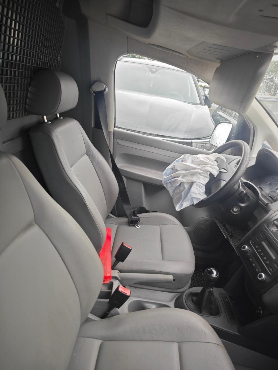 Volkswagen Caddy 2006 — interior