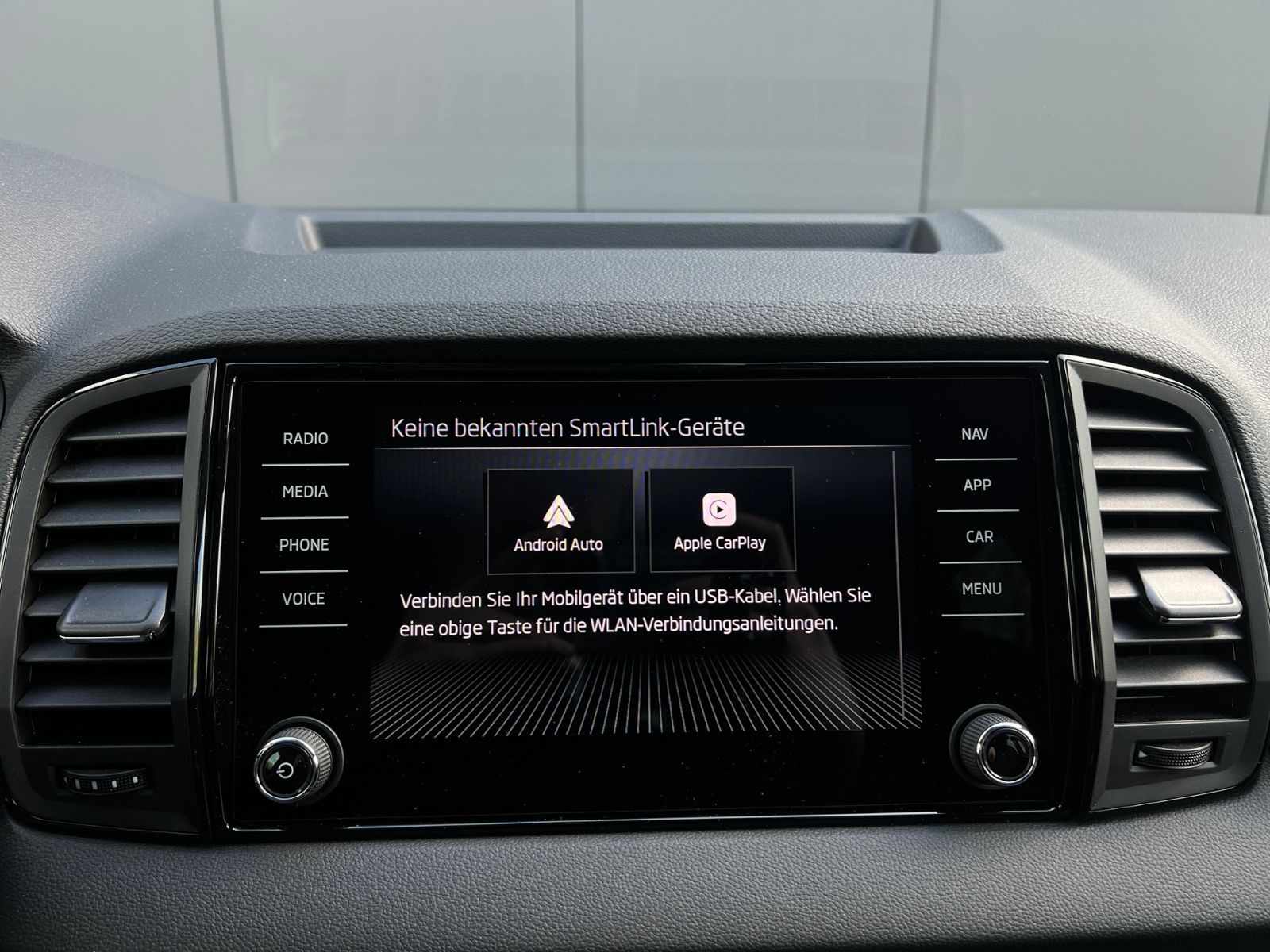Fahrzeugabbildung SKODA Karoq Selection 1.5 TSI DSG *Standheizung, Kamer