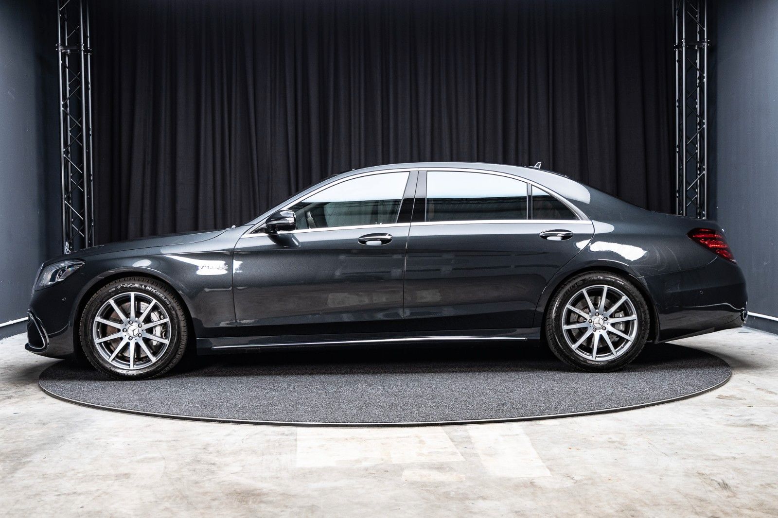 MERCEDES-BENZ S 63 AMG 4MATIC+ Lang + Burmester + Pano – Bild 3