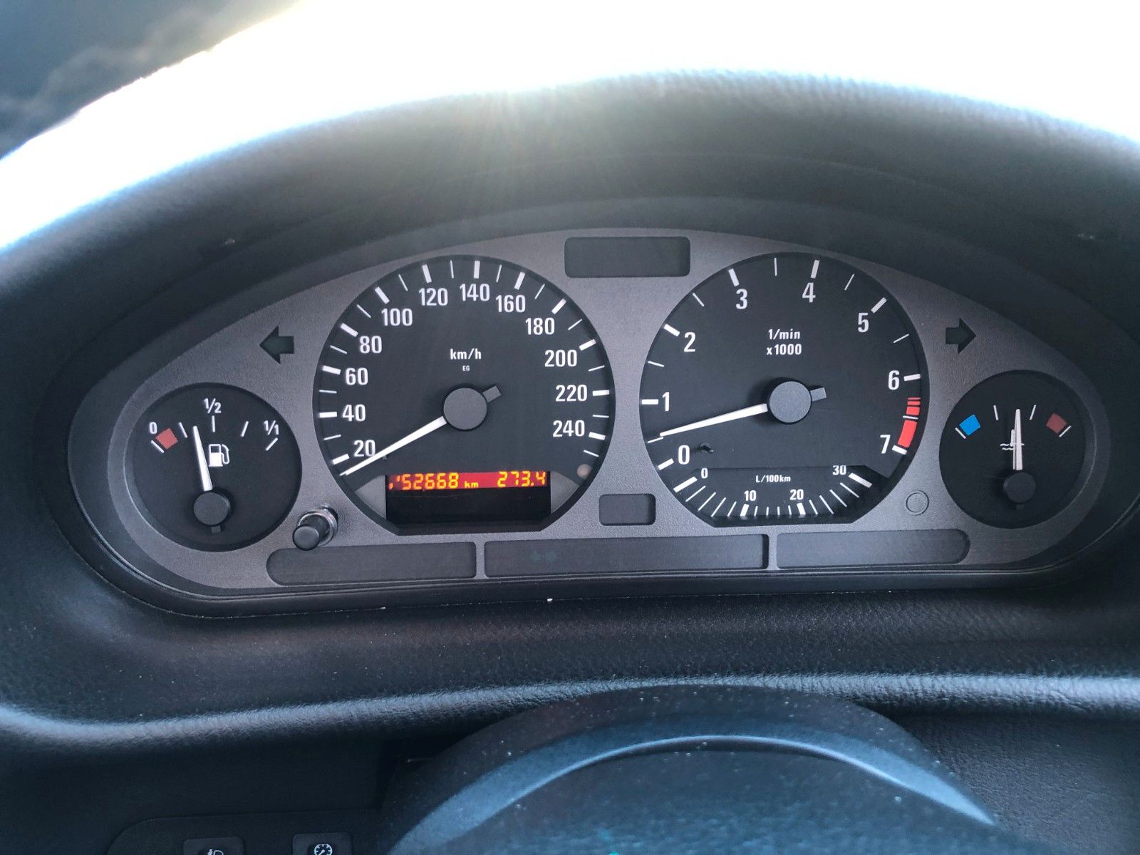 Fahrzeugabbildung BMW 328i Cabrio Automatik Leder Tüv 3/28