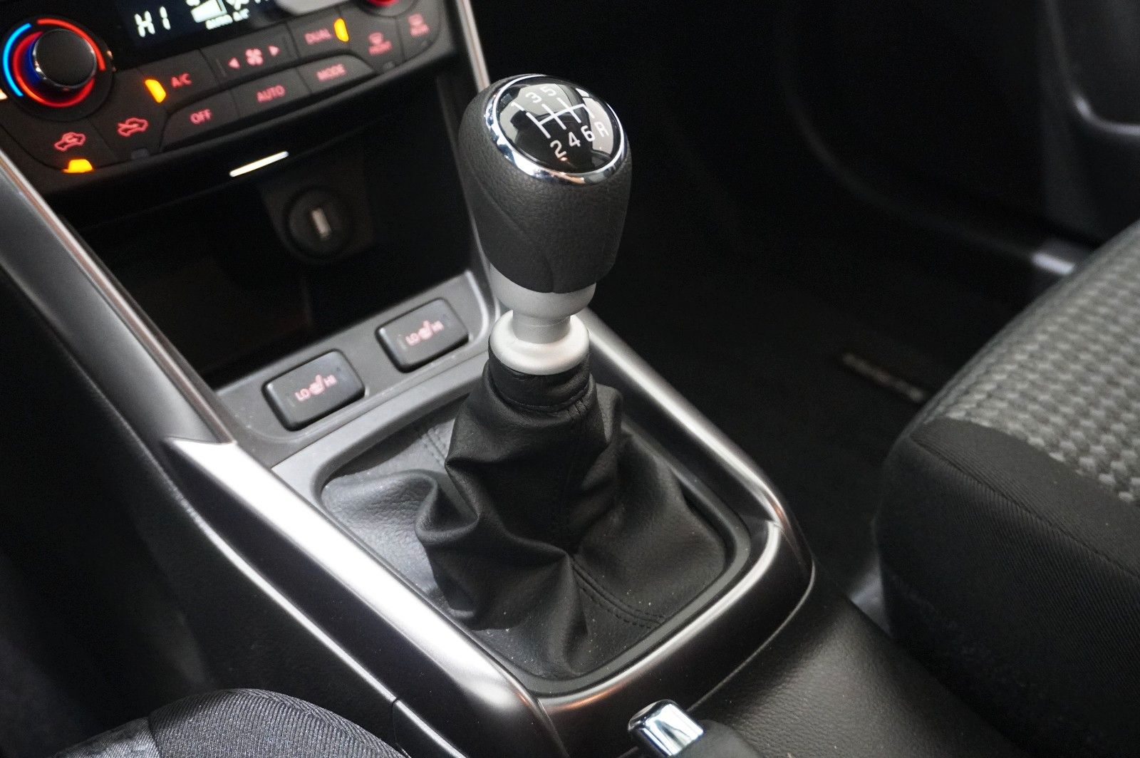 Fahrzeugabbildung Suzuki (SX4) S-Cross 1.4 COMFORT NAVI/LED/KAMERA/SH/DAB