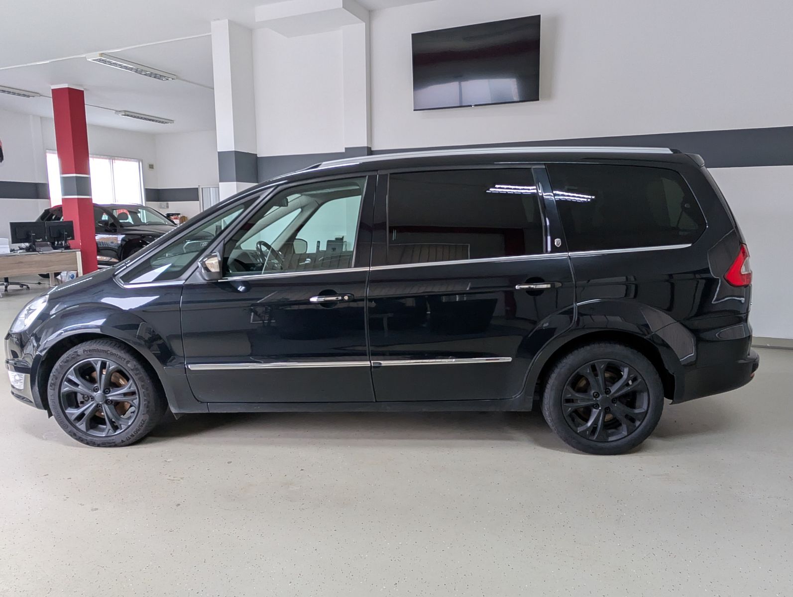 Fahrzeugabbildung Ford Galaxy Ghia 7-SITZ AHK PDC LEDER EURO5 KLIMA