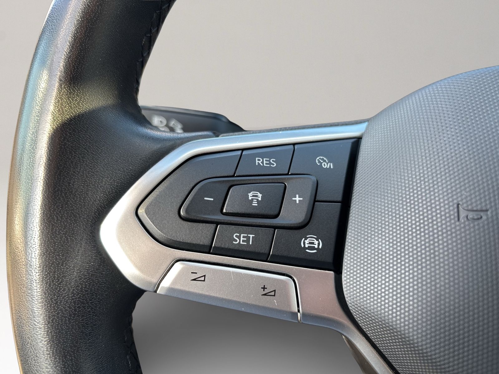 Tiguan 1.5 TSI Life, Standheizung, Rear View, 6