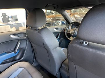 Audi A1 Sportback sport Aut.*1.HAND*BI-XENON*NAVI*PDC