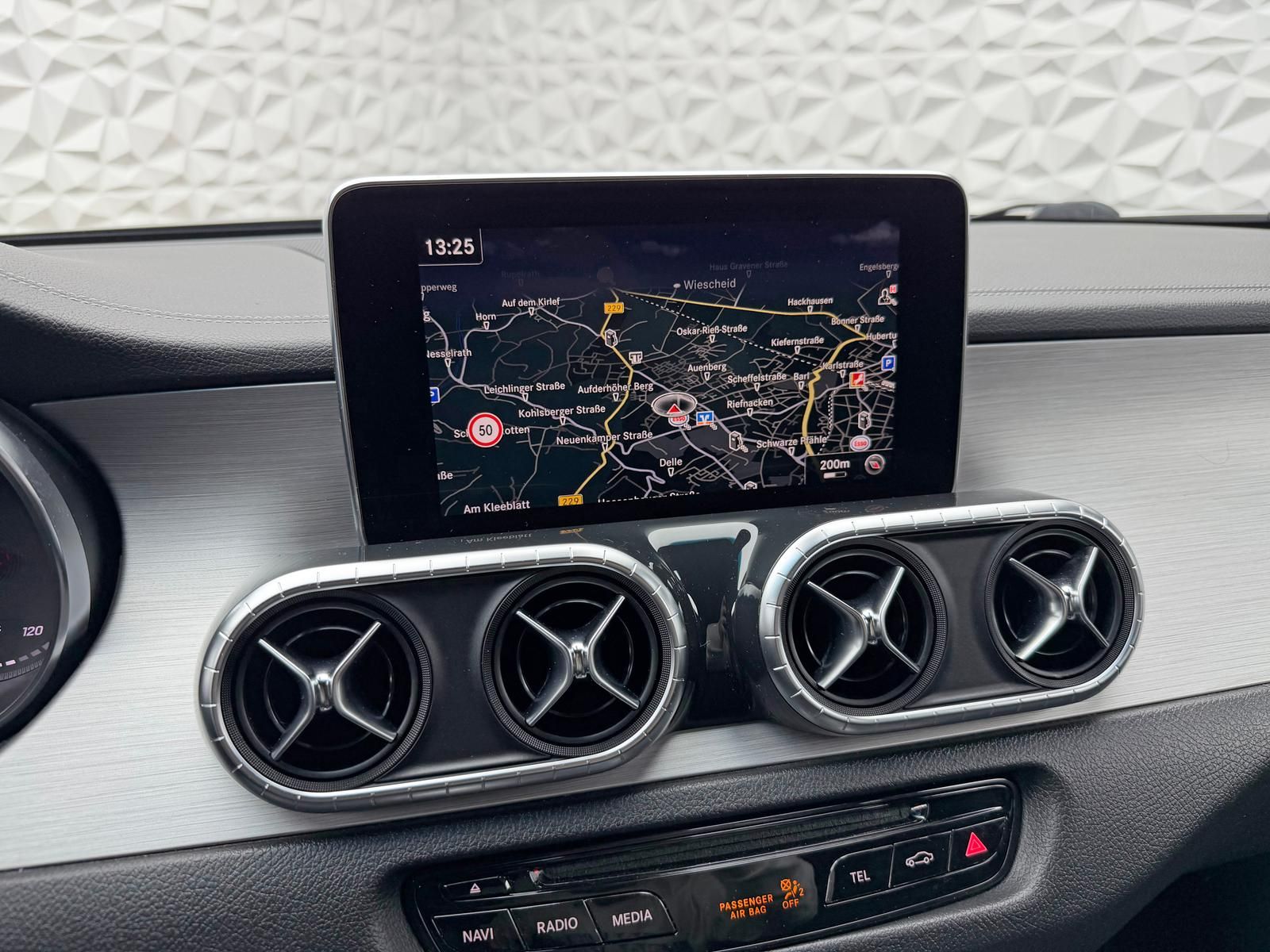 Fahrzeugabbildung Mercedes-Benz X 350d DELTA 4x4 UMBAU/4MATIC/POWER/AHK/360°/DAB