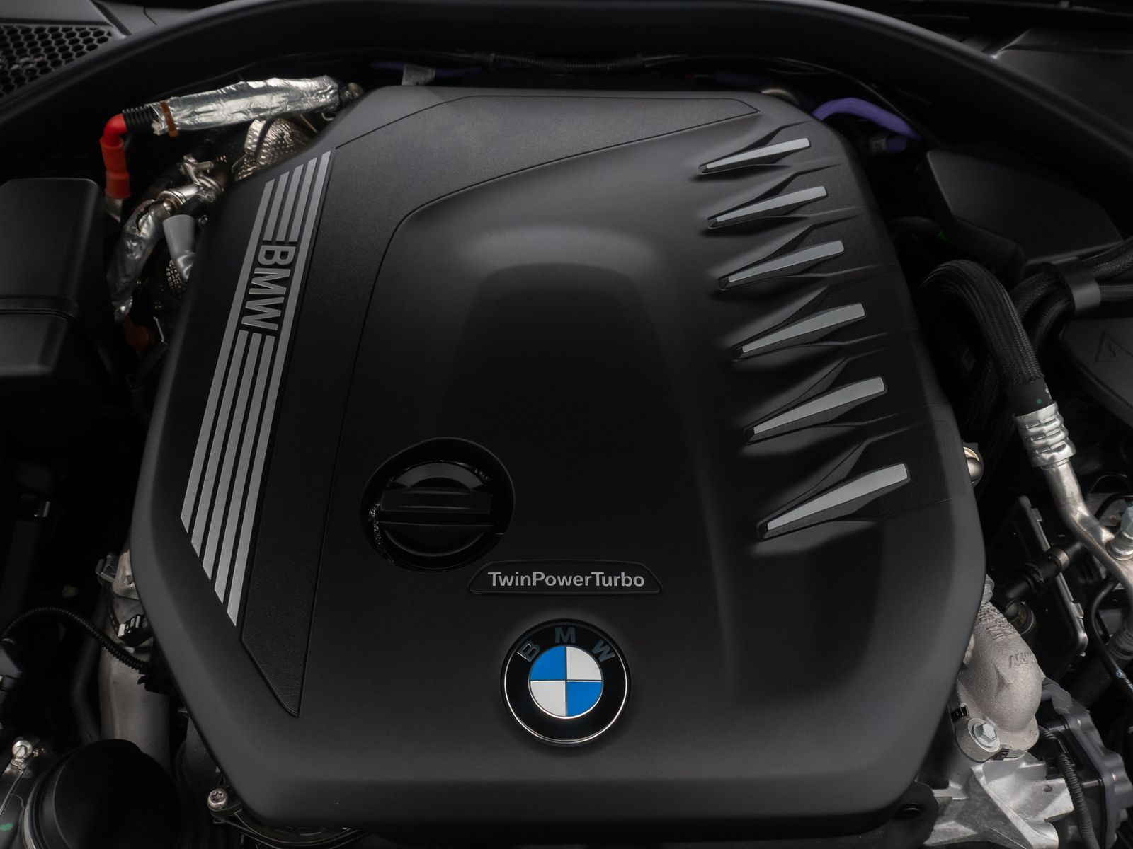 Fahrzeugabbildung BMW 330d xD Luxury Line HUD DAB Kamera AHK Panorama