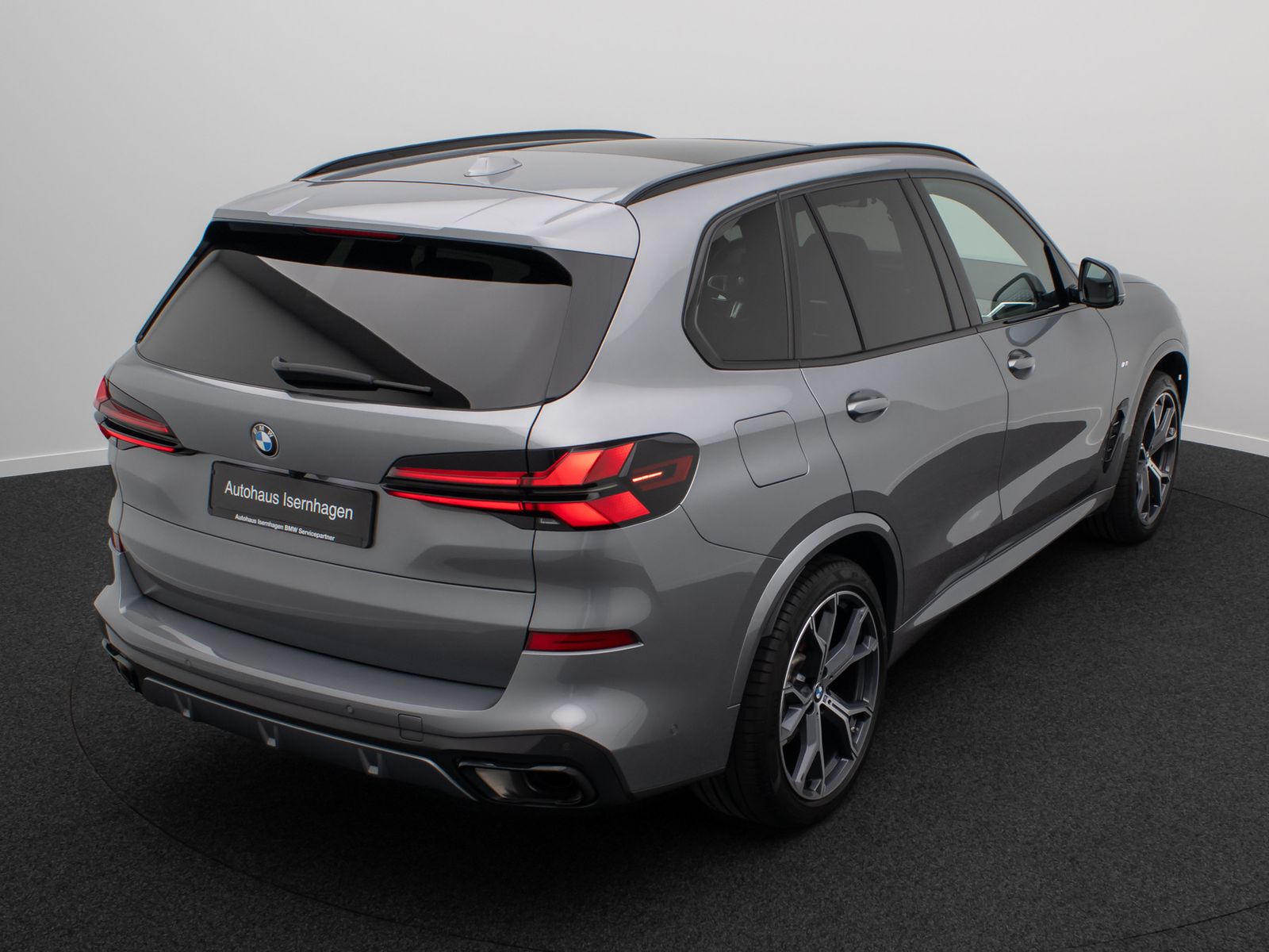 Fahrzeugabbildung BMW X5 xD40d M Sport HUD 360&deg; SoftClose DAB AHK 21"