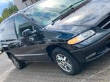Chrysler Voyager GS BJ 2002 3,3L - Chrysler Voyager mit Benzin-Antrieb: Automatik