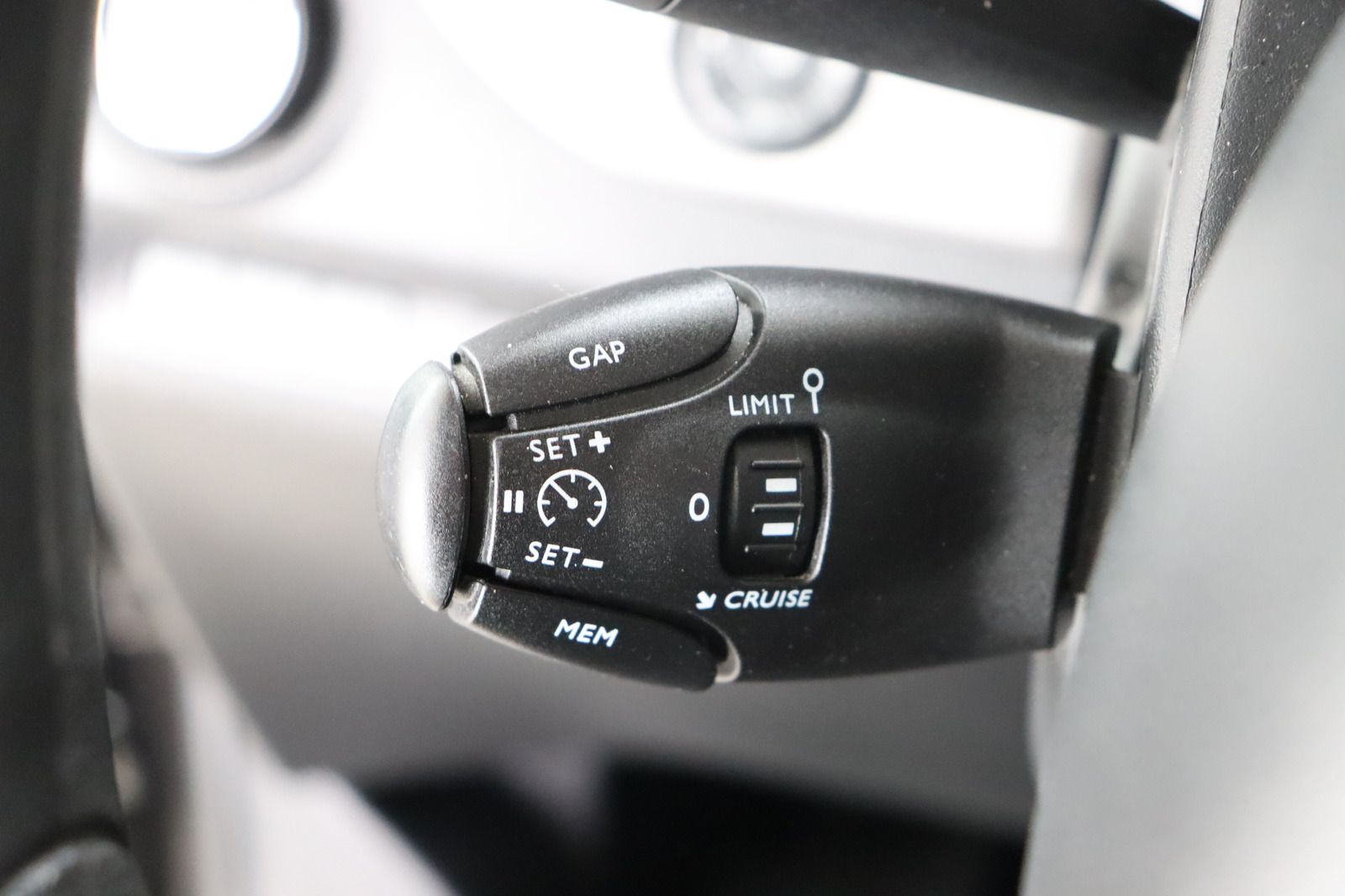 Fahrzeugabbildung Citroën Spacetourer Feel M * HUD * LED * RFK * AHK