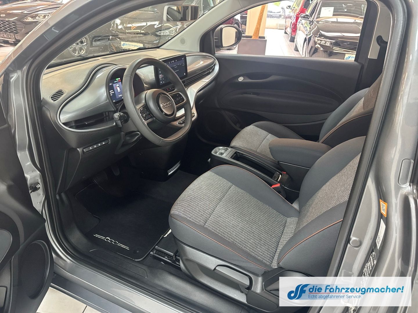 Fahrzeugabbildung Fiat 500 e Icon Navi Digitales Cockpit Memory Sitze A