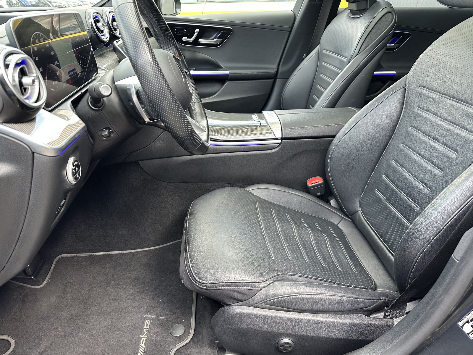 Fahrzeugabbildung Mercedes-Benz C 300d T AMG Line NAV+LED+HUD+PANORAMA+ACC+AHK