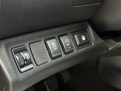 NISSAN Navara Double Cab 4x4 Sperre LED Temp 1. Hand