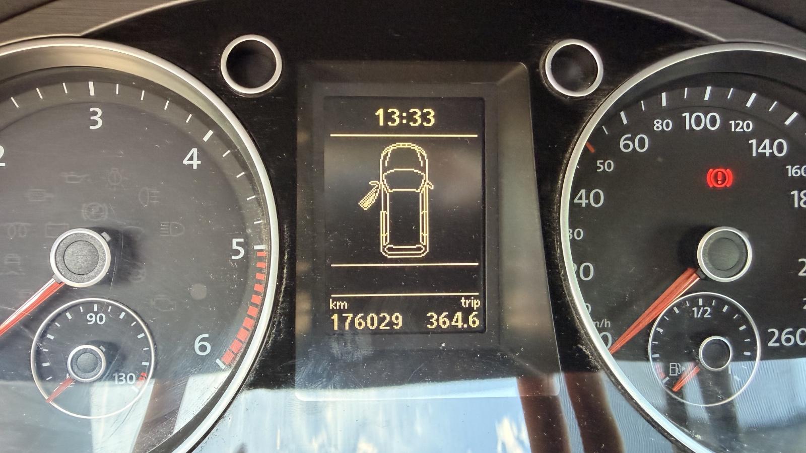 Volkswagen Passat 2011 — двигун 1.968 cm³, 140 HP (103kW)