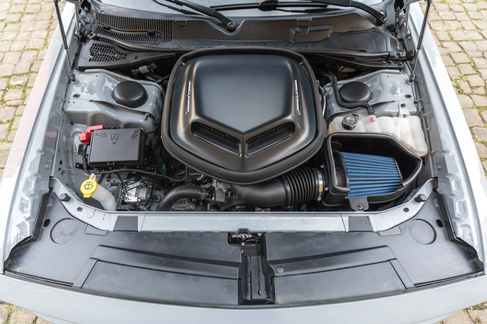 Fahrzeugabbildung Dodge Challenger 5.7L  R/T SHAKER CARPLAY KAM ALPINE