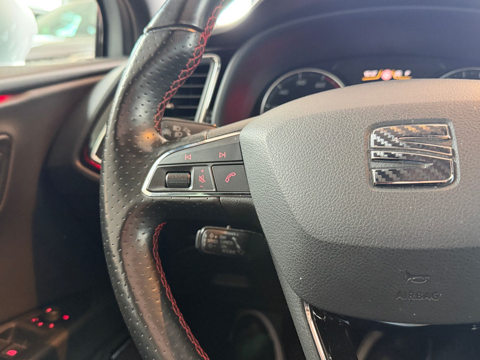 Fahrzeugabbildung SEAT Leon ST FR//ACC/LED/PANORAMA/APPLE-CAR/KAMERA
