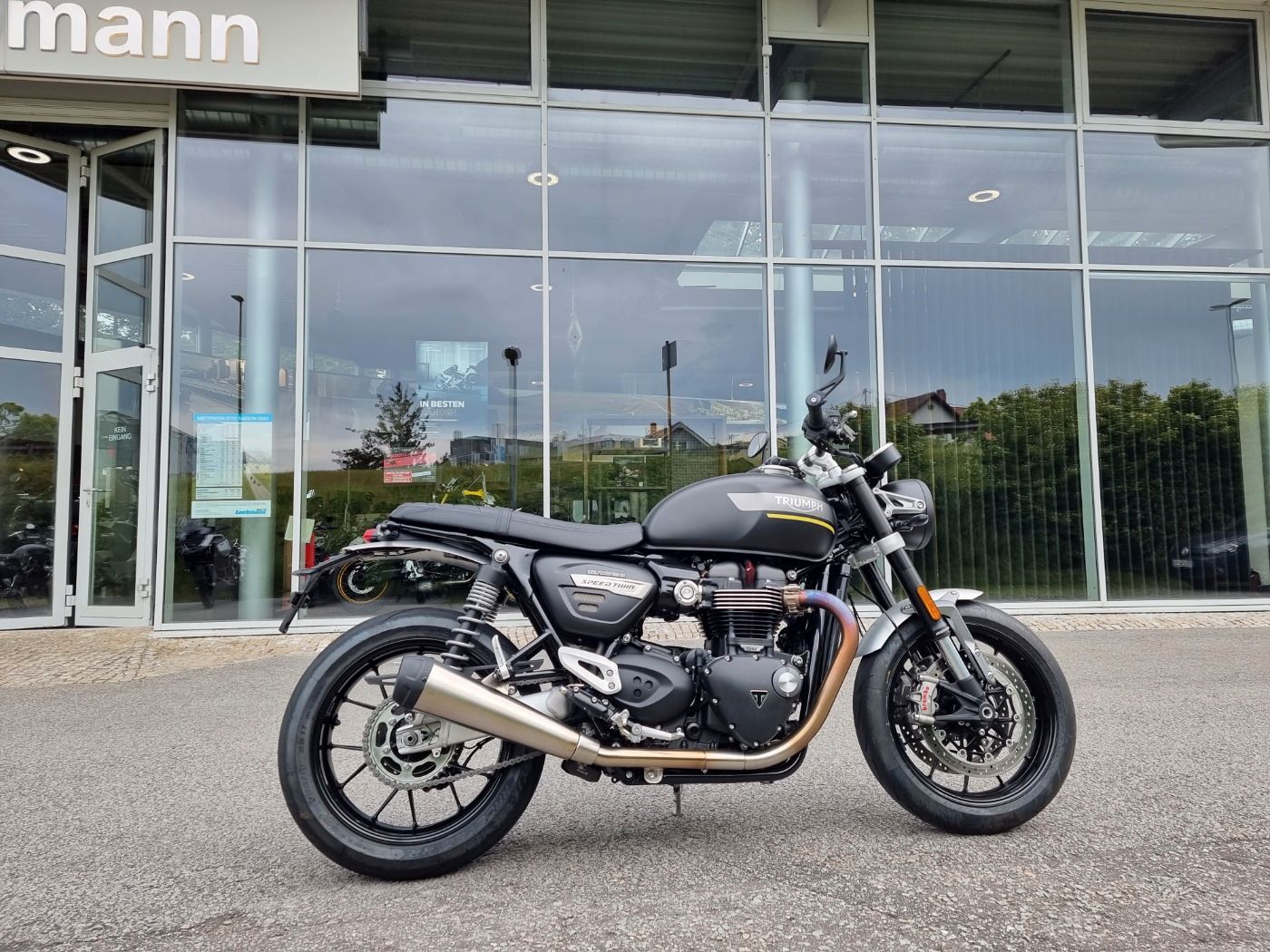 Fahrzeugabbildung Triumph Speed Twin 1200 wenig KM, wie NEU!