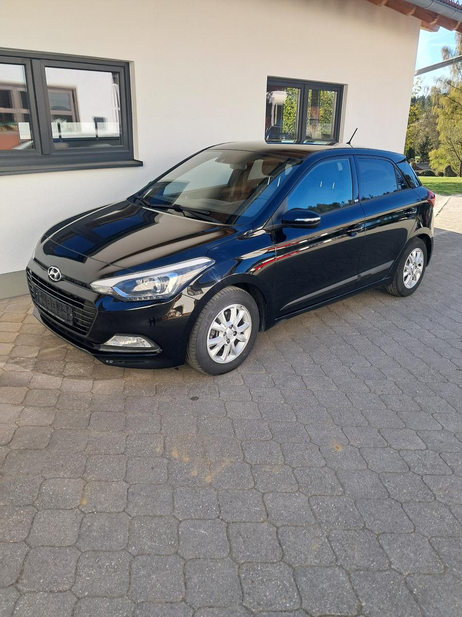 Hyundai i20 blue Passion