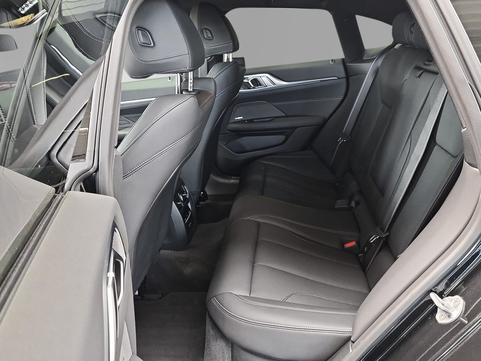 BMW i4 - Bild 13
