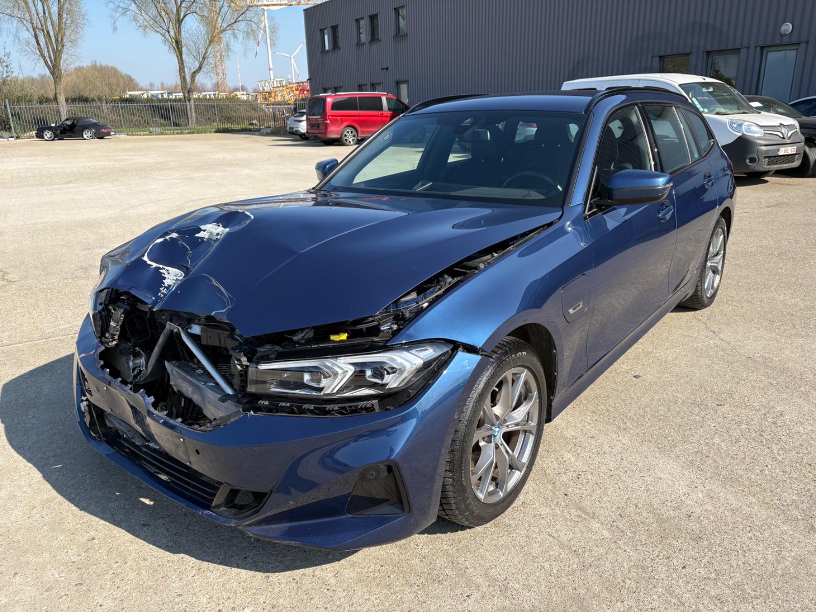 BMW 320e KOMBI WIDESCREEN / PLUG-IN-HYBRID